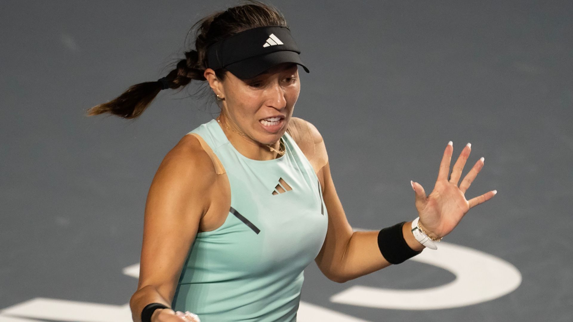 Pegula reaches Cancun final but Sabalenka-Swiatek semi suspended
