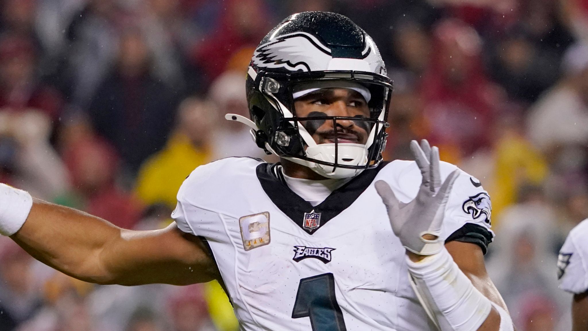 Jalen Hurts anota três touchdowns e lidera Philadelphia Eagles a