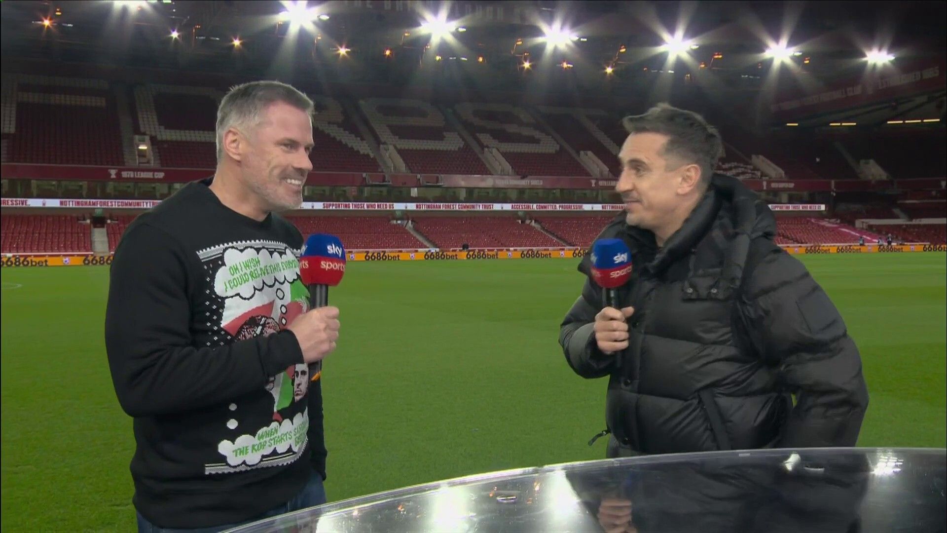 Carra: 'Title contenders' Liverpool will beat Man Utd