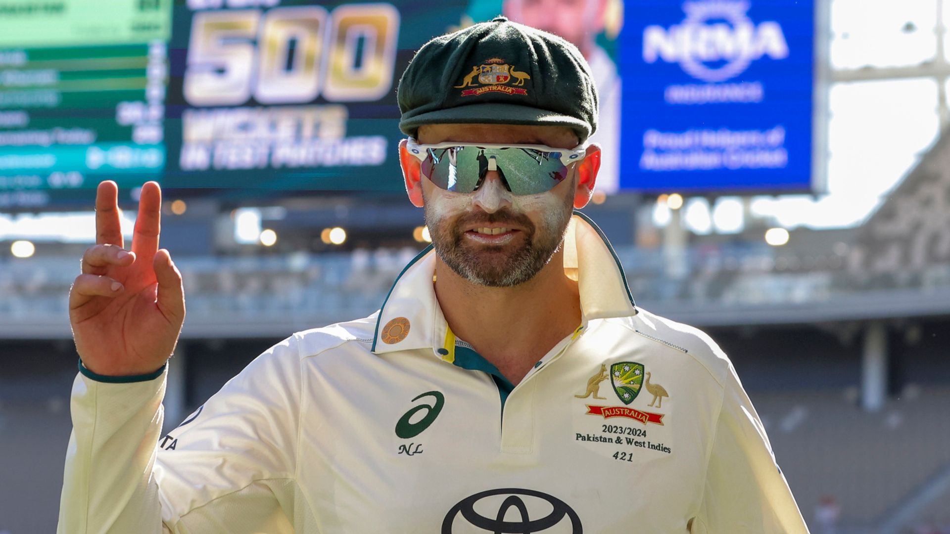 Lyon takes 500th Test wicket as Australia thrash Pakistan