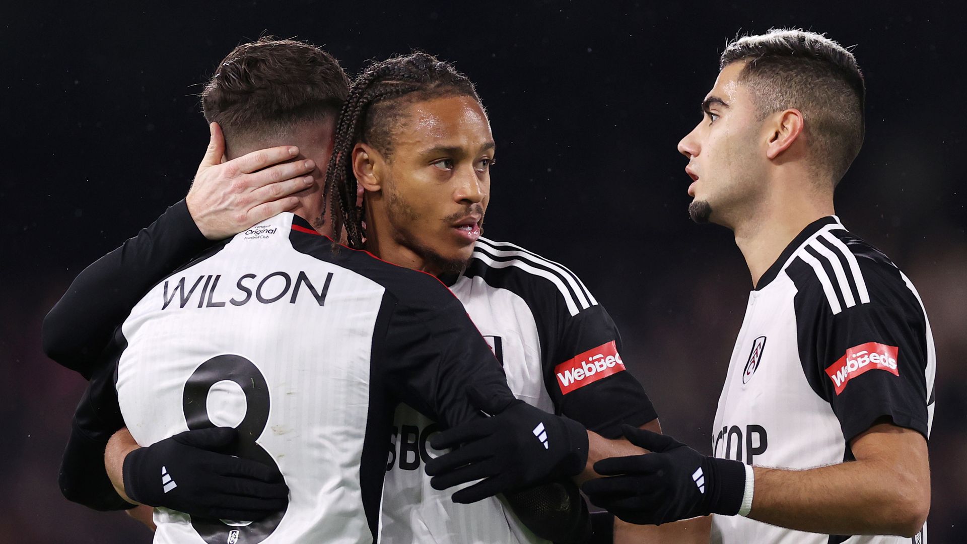 Silva lauds 'top professional' De Cordova-Reid after Fulham win