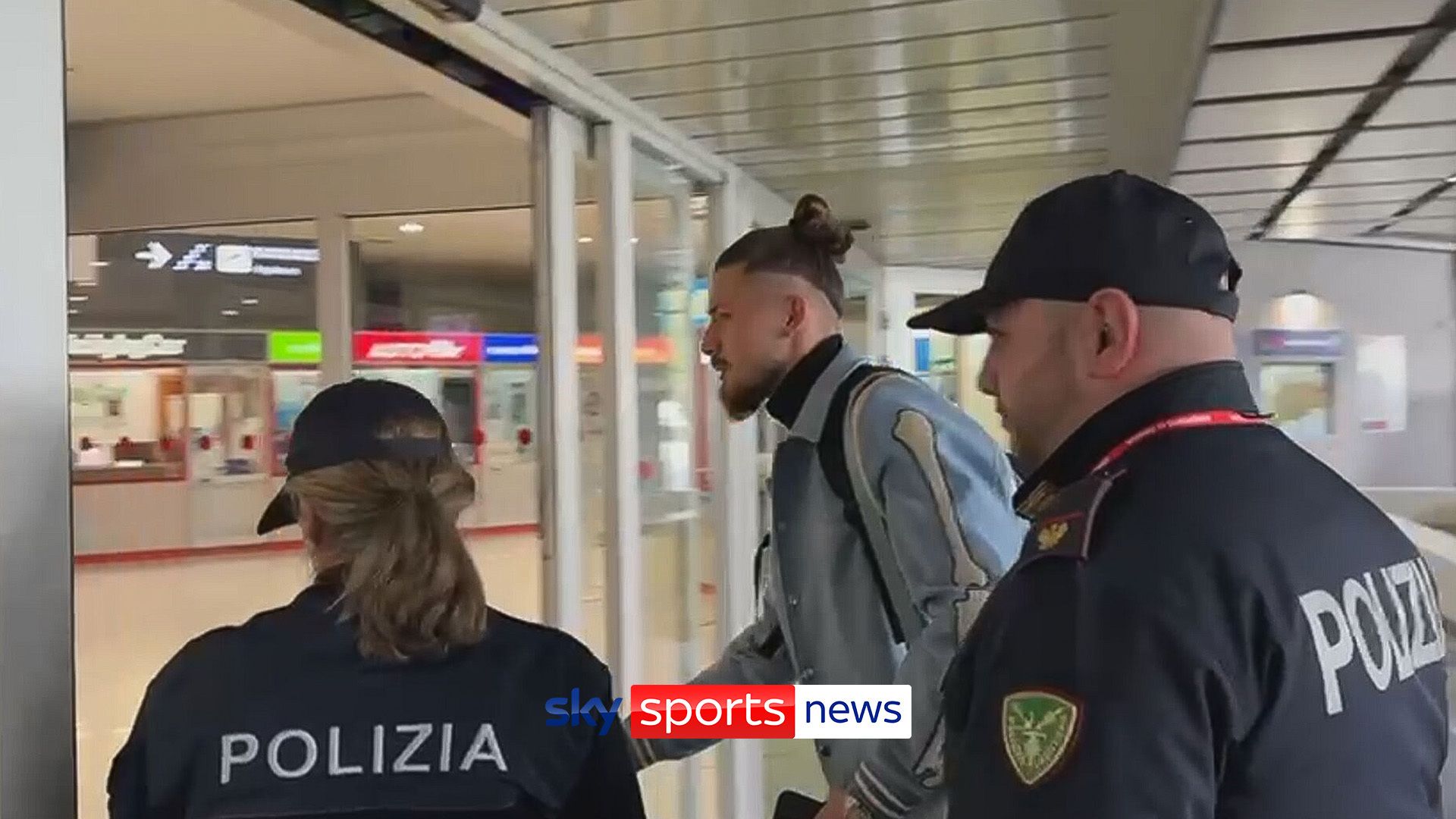 Exclusive: Dragusin arrives at Genoa airport ahead of Spurs move