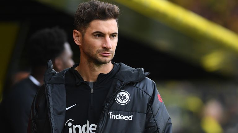 EINTRACHT FRANKFURT: Lucas Alario wechselt für 3 Millionen Euro zu Internacional Porto Alegre. 04.01.204.