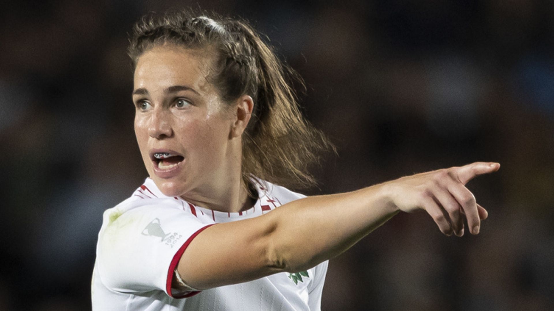 Red Roses Scarratt shares rugby wisdom by mentoring next generation