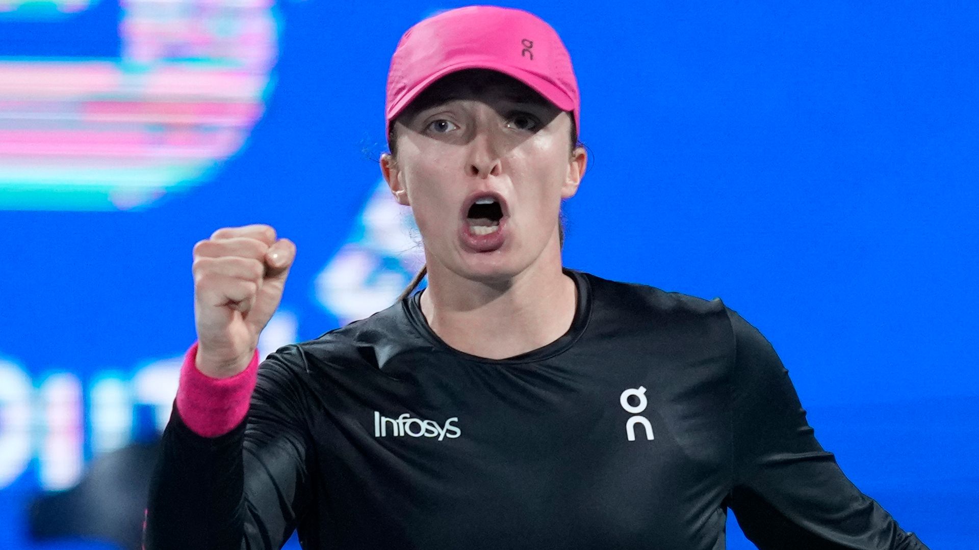 Swiatek storms into Dubai semi-finals as Cirstea makes epic comeback