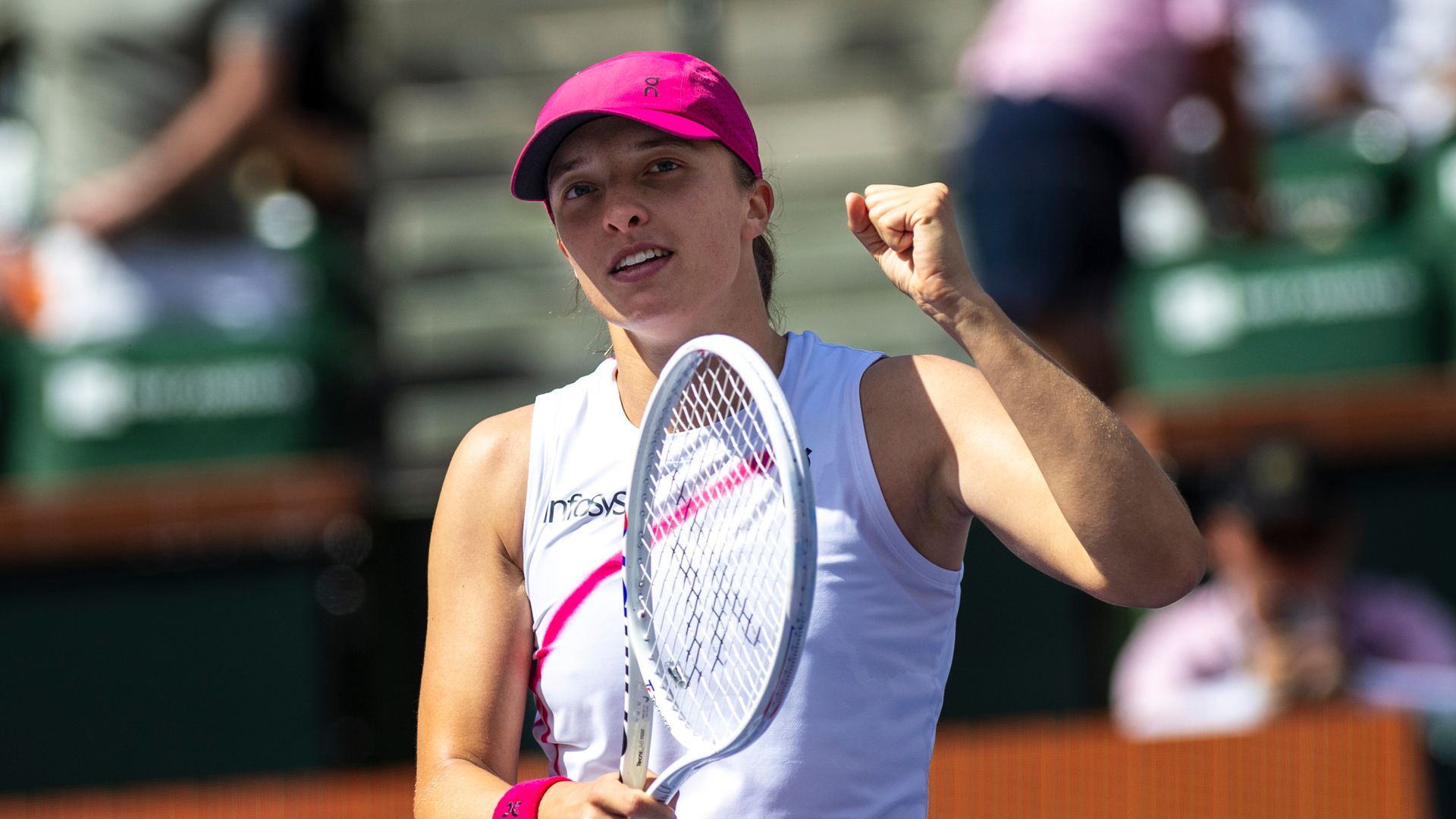 Swiatek sets up quarter-final clash with Wozniacki at Indian Wells