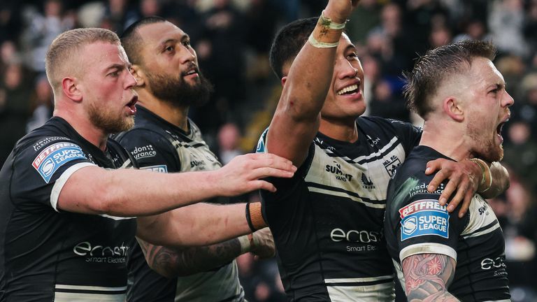 Morgan Smith's late try saw Hull FC claim a narrow home victory over London Broncos
