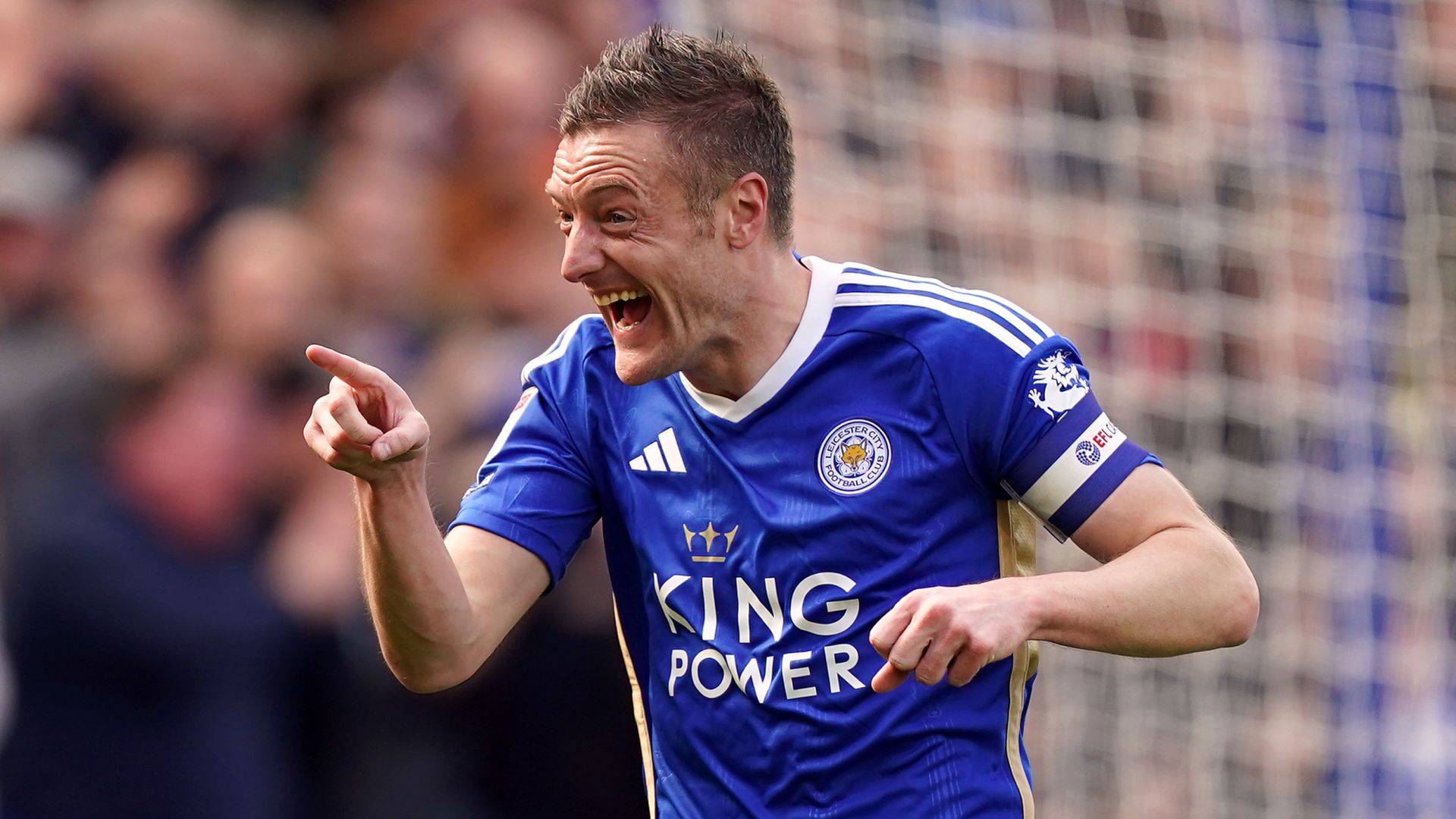 Vardy signs new one-year contract at Leicester