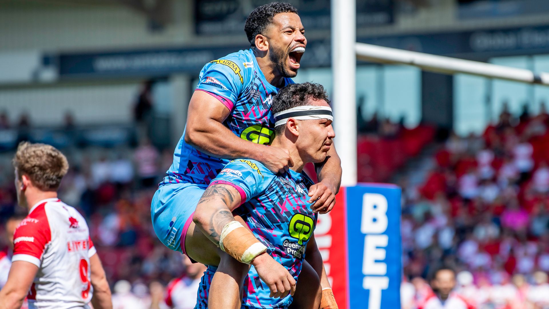Wigan overwhelm Hull KR to reach Wembley | Holders Saints into women's final