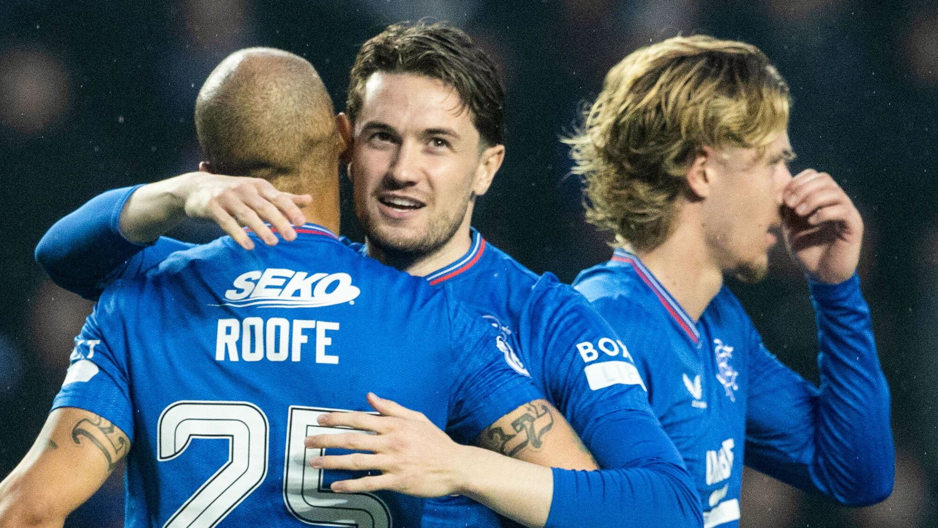 Rangers' comeback win over Dundee delays Celtic's title celebrations