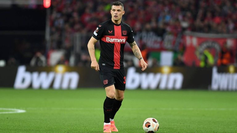 DEFENSIVER MITTELFELDSPIELER: Granit Xhaka (Bayer Leverkusen)