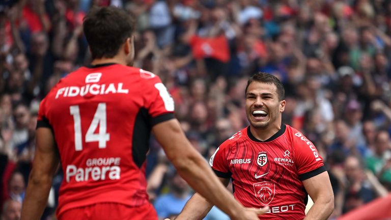 Toulouse thought they had a try less than two minutes in through Juan Cruz Mallia (No 14), but it was ruled out for an Antoine Dupont foot in touch