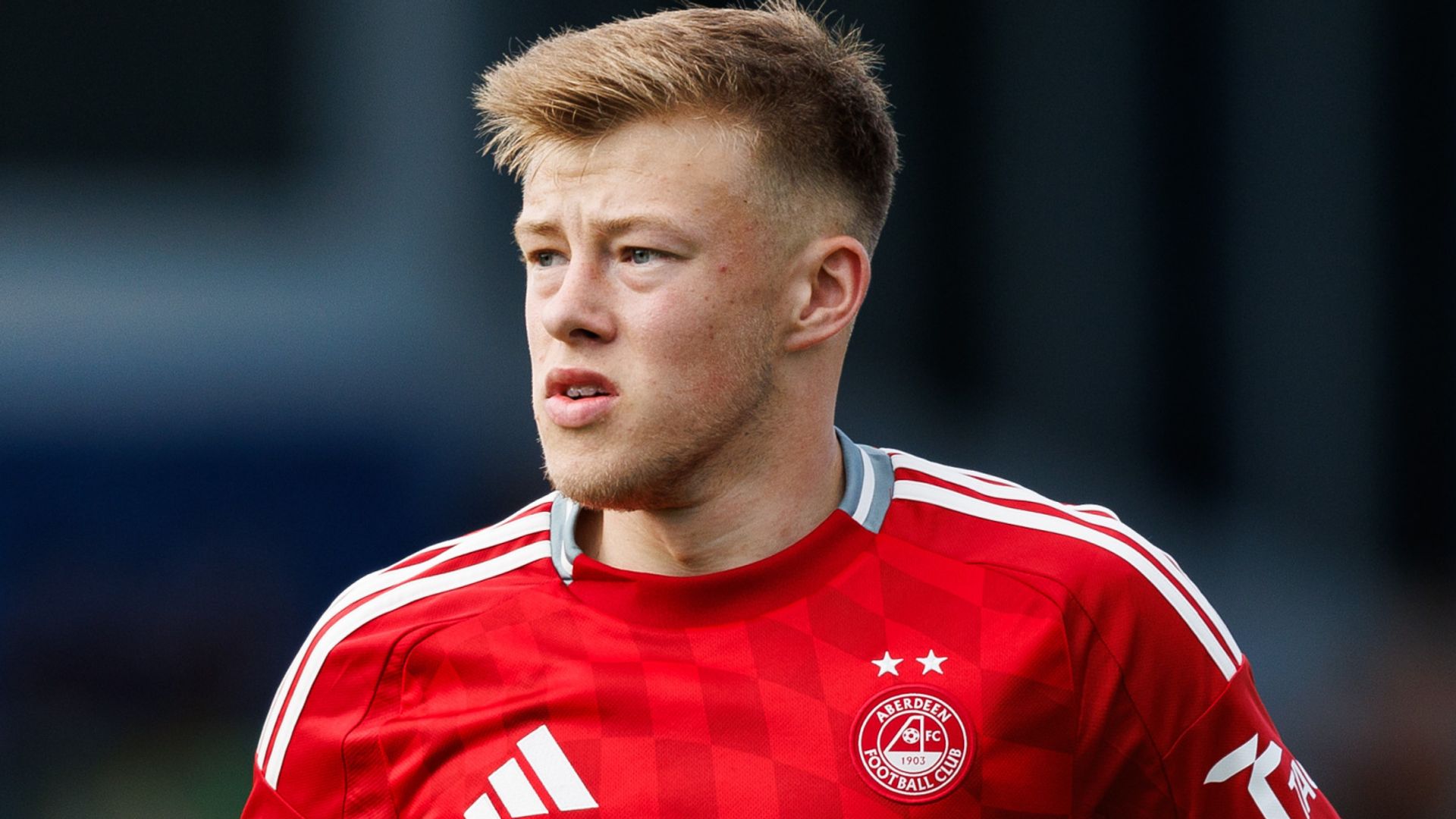 Rangers sign Scotland U21 midfielder Barron