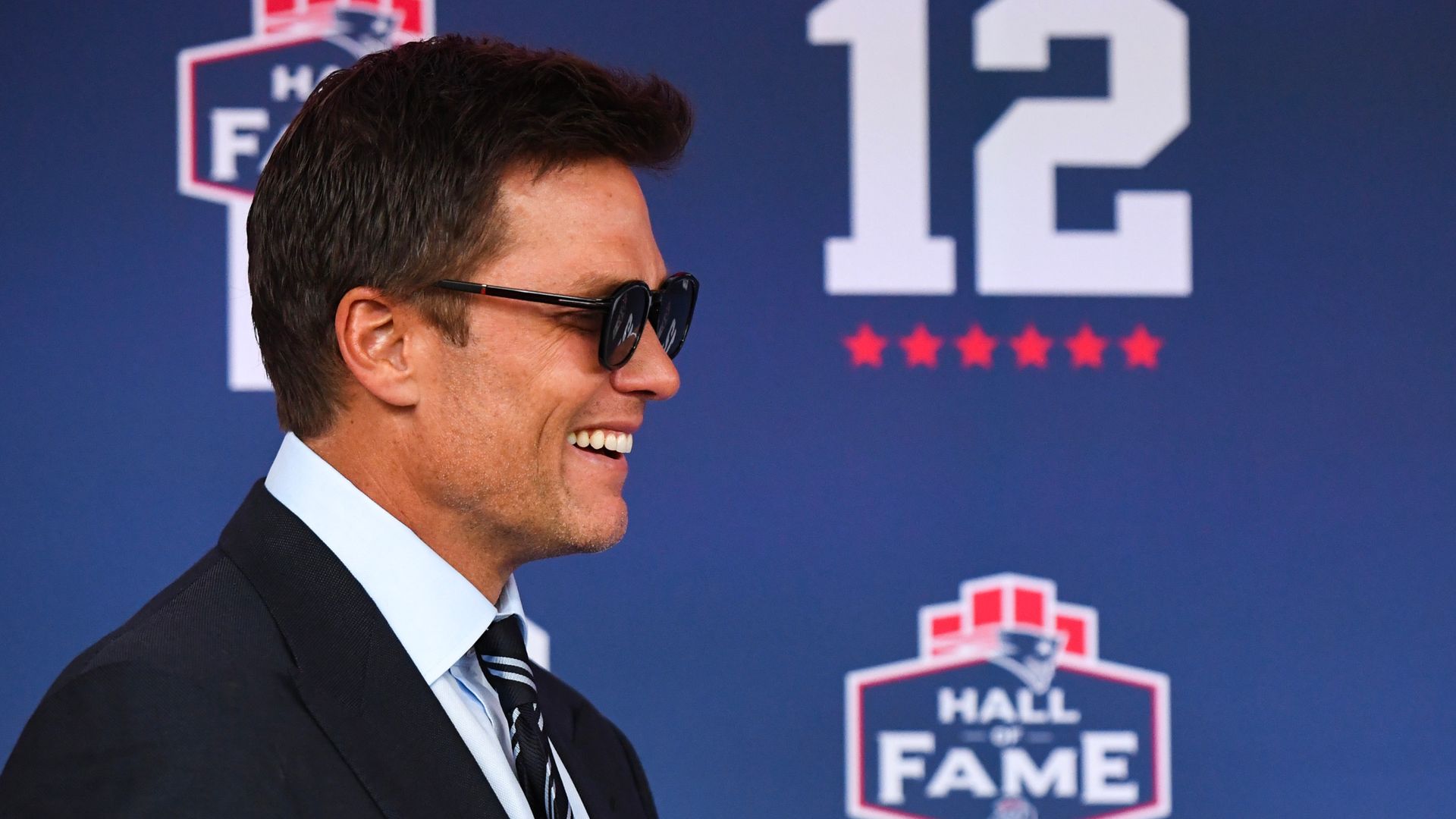 Patriots retire Brady's number and announce statue plans