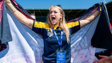 Image from Challenge Cup final: Ex-St Helens player Shona Hoyle aims to be thorn in old team's side for Leeds Rhinos