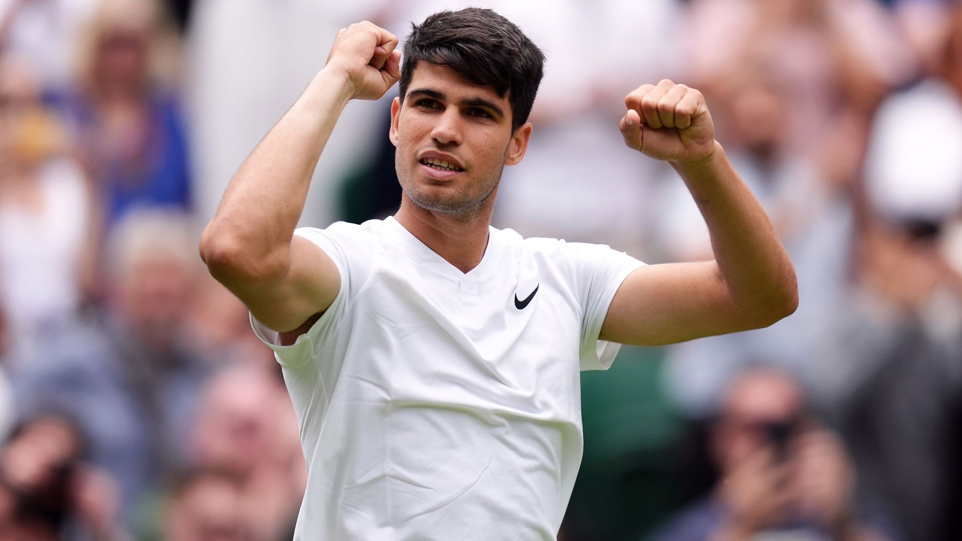 Alcaraz endures early test in his Wimbledon title defence