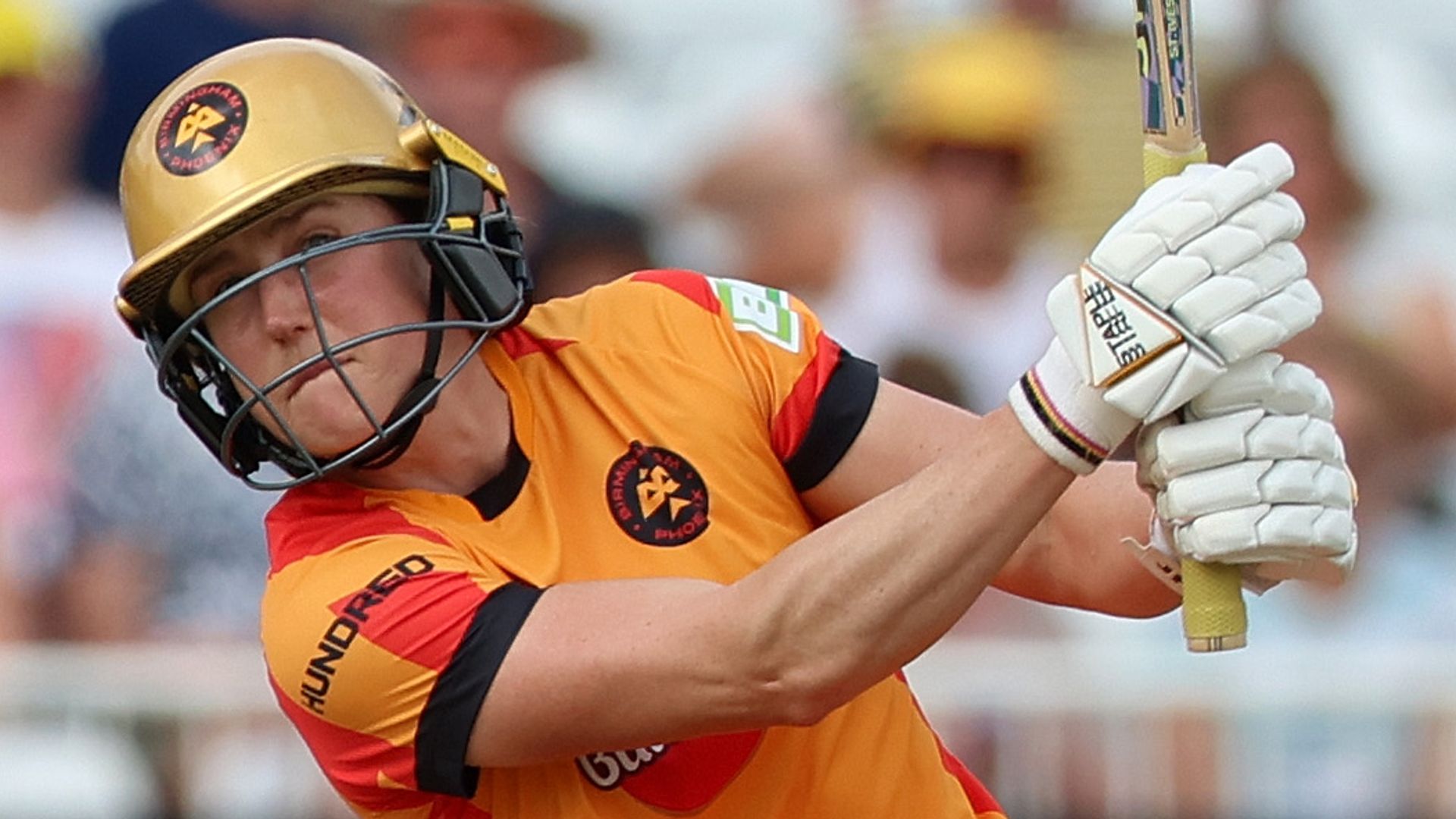Perry stars as Phoenix end losing streak in The Hundred