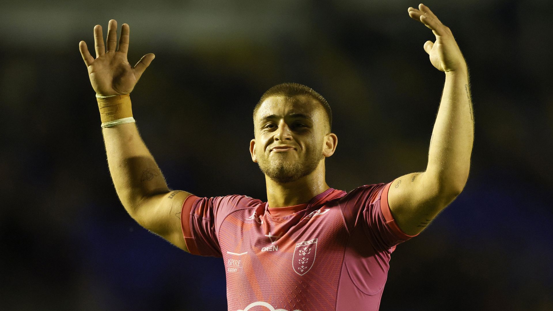 Lewis stars as Hull KR demolish in-form Leopards