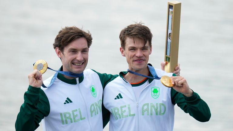 McCarthy and O'Donovan pose with their medals