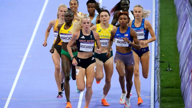 Keely Hodgkinson won her 800m heat in comfortable fashion