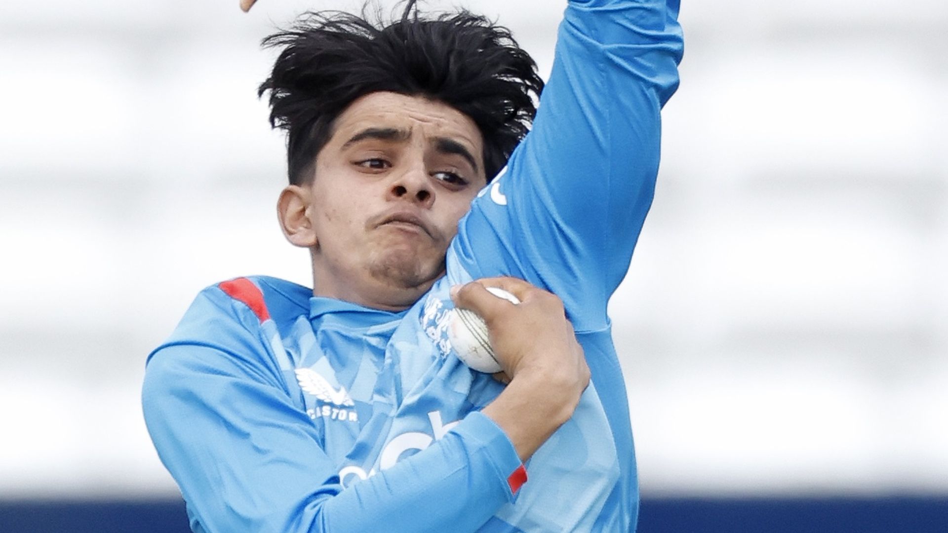 16-year-old Farhan becomes youngest to take 10 County Championship wickets