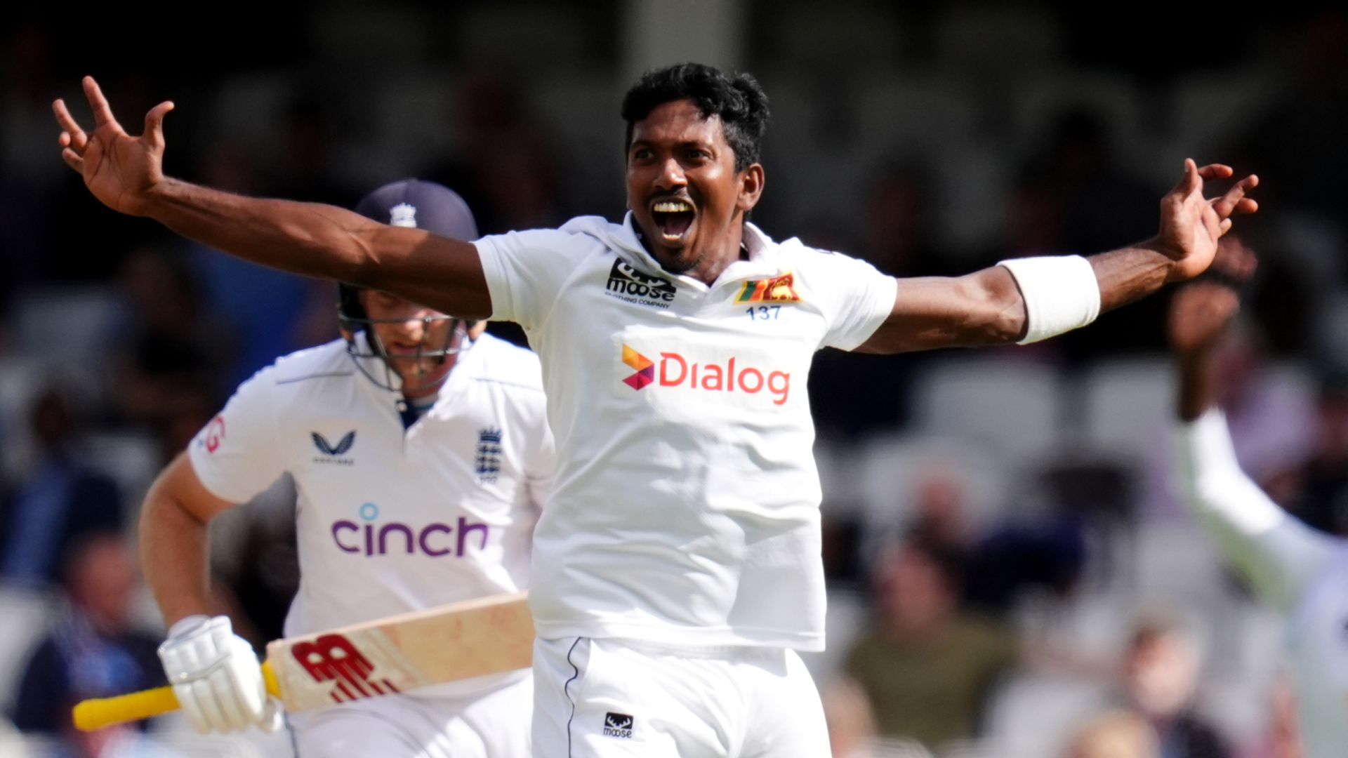 Sri Lanka close in on famous win after England collapse