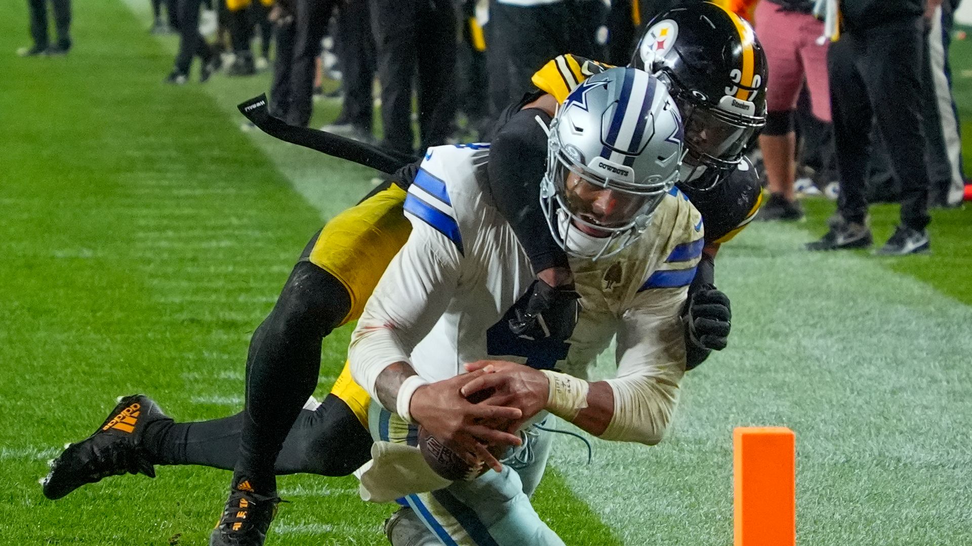 Cowboys edge out Steelers with dramatic final TD