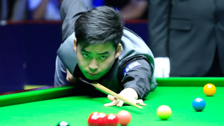 China's Si Jiahui produced a 147 maximum break in a 6-2 Wuhan Open semi-final defeat of Judd Trump 