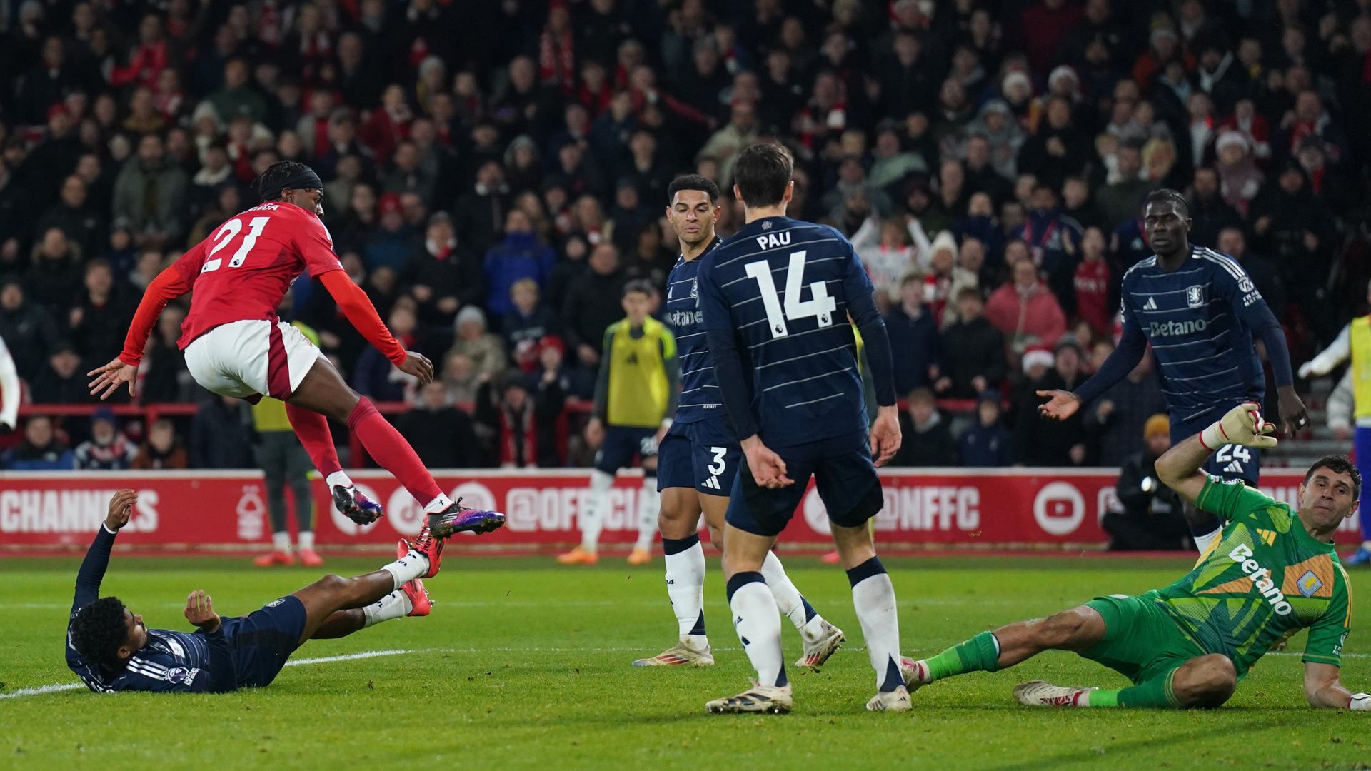 Forest go fourth after dramatic late comeback win against Villa