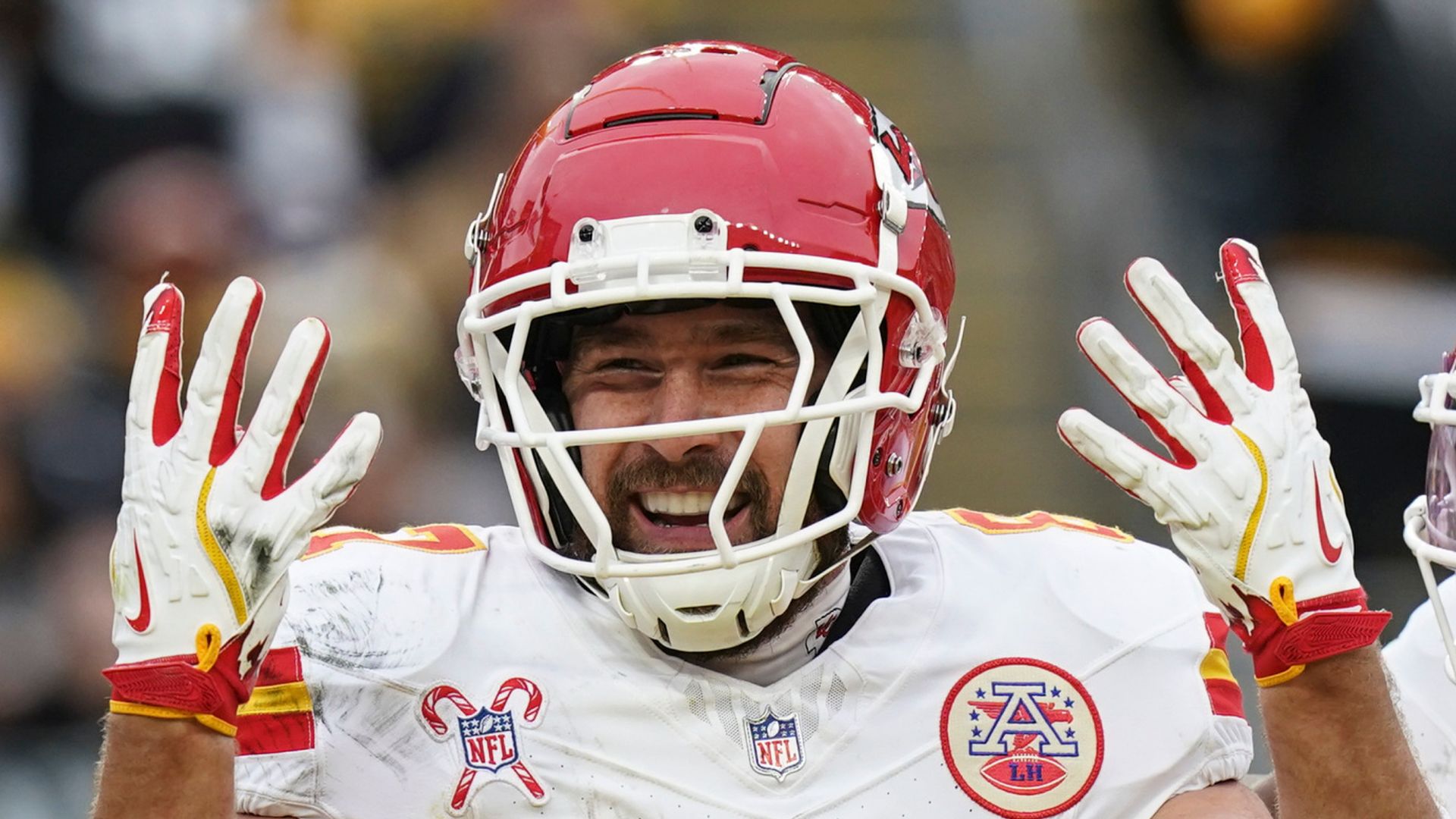 Kelce breaks record as Chiefs beat Steelers to clinch No 1 seed