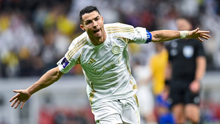 PLATZ 1: Cristiano Ronaldo (Fussball/Al-Nassr FC) - 247 Millionen Euro