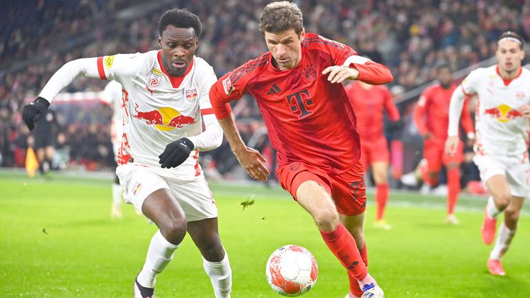 Bayern-Star Thomas Müller (vorne) im Spiel beim FC Red Bull Salzburg.