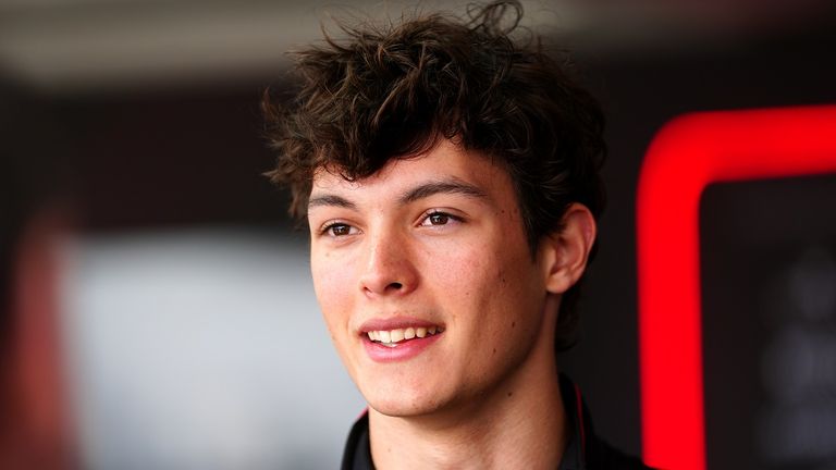 F1-Rookie Oliver Bearman lüftet kurioses Führerschein-Geheimnis.