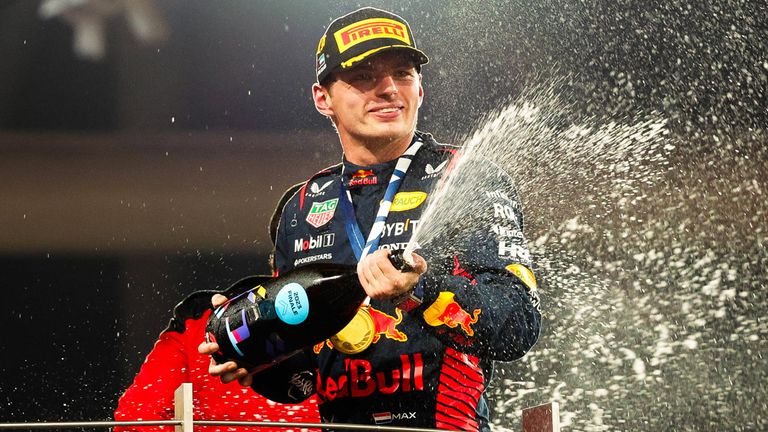 Meiste GP-Siege in einer Saison: Max Verstappen (Red Bull). Ganze 19-mal gewann er in der Saison 2023 – ein All-Time-Rekord.