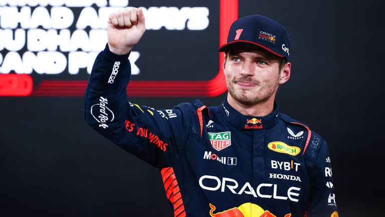 Meiste Pole Positions in einer Saison: Max Verstappen (Red Bull, 2023, im Bild) und Lewis Hamilton (Mercedes, 2016, nicht im Bild) - Beide F1-Stars standen jeweils zwölfmal in einer Saison auf der Pole. Sebastian Vettel gelang das 2011 im Red Bull 15-mal. So oft schaffte es noch niemand innerhalb einer Saison.