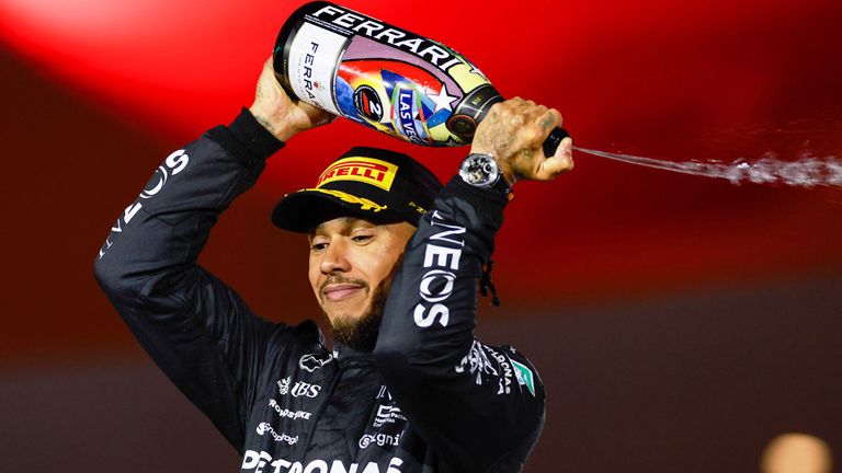 Meiste Podiums-Plätze: Lewis Hamilton - Insgesamt stand Hamilton 202-mal für Mercedes und McLaren auf dem Siegerpodest – so oft wie kein anderer.
