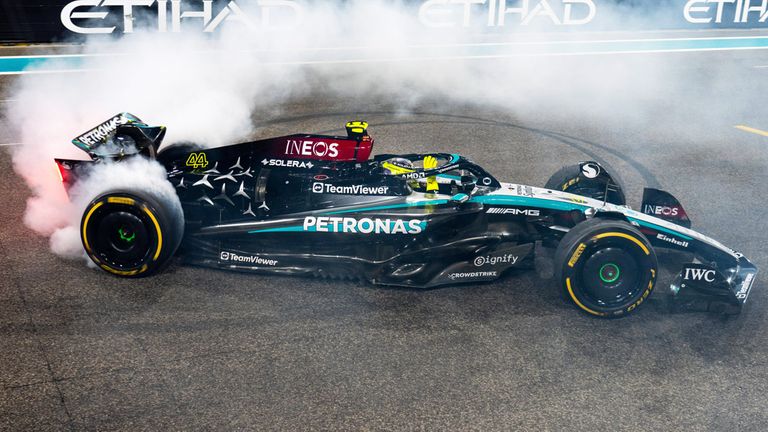 Meiste Hattricks: Lewis Hamilton fuhr auf Mercedes und McLaren insgesamt 19-mal zum Hattrick aus Sieg, Pole und schnellster Runde. Nur Michael Schumacher (22) hat mehr Hattricks erzielt.