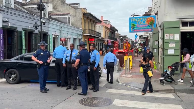 Die Sicherheitsvorkehrungen in der Super-Bowl-City New Orleans sind extrem hoch - und nun hat sich auch noch US-Präsident Donald Trump angekündigt. 