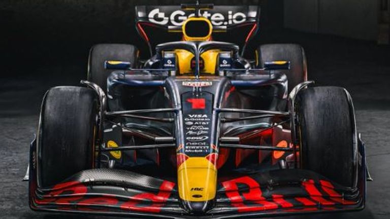 Max Verstappen wird auch 2025 mit der Nummer 1 auf dem Auto in die Saison starten (X/@redbullracing).