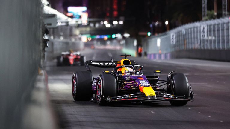 Meiste Führungsrunden in einer Saison: Max Verstappen (Red Bull) - Der Niederländer fuhr 2023 insgesamt 1003 an der Spitze. Einsamer Rekord in der F1-Historie.