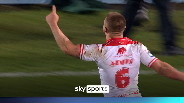 Mikey Lewis menendang Hull KR ke kemenangan titik emas atas Castleford Tigers