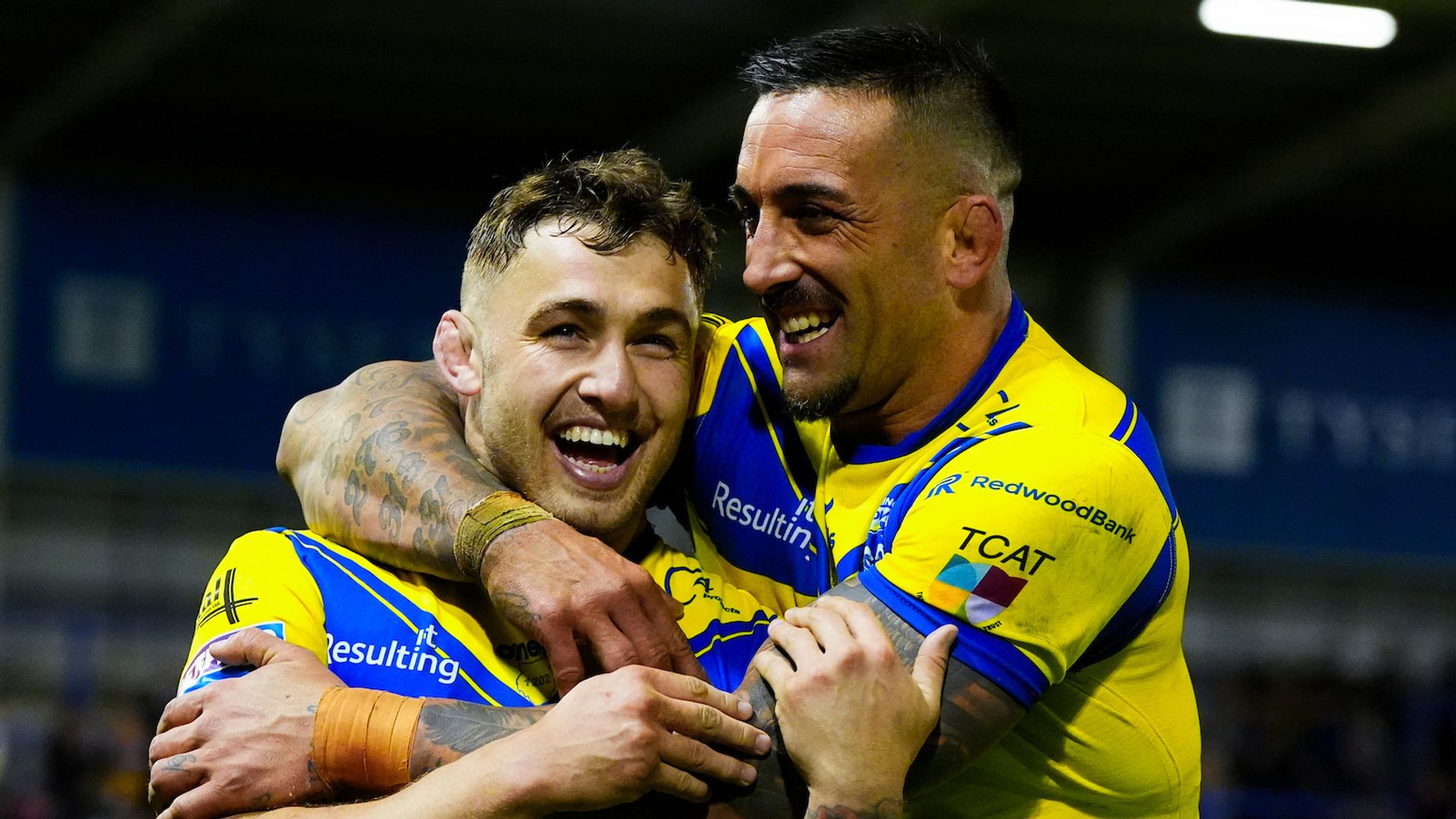 Warrington fight back against Leeds as Wakefield dominate Leigh