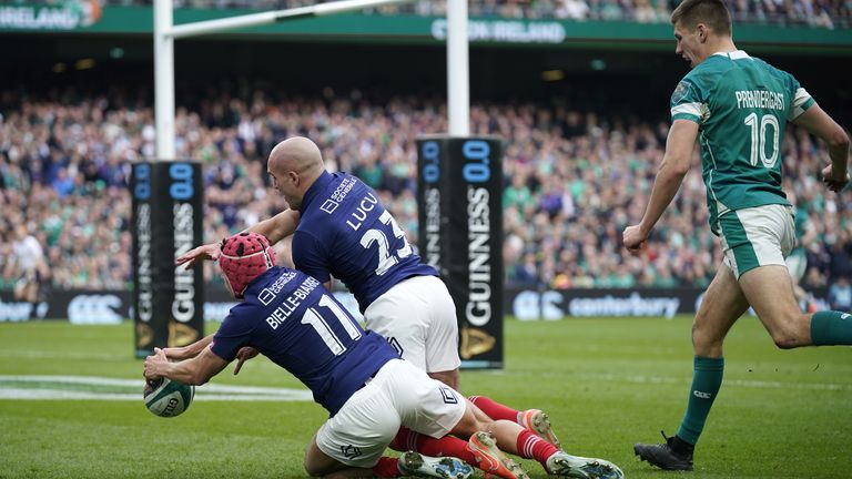 Bielle-Biarrey showed his pace to score France's crucial third try