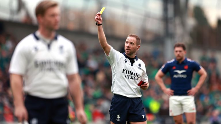 The referee, Angus Gardner Ireland, showed two youngsters: one in half to McCarthy and Calvin Nash