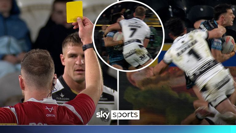 Mulai dari buruk menjadi lebih buruk bagi Hull FC melawan Leigh Leopards karena mereka menerima dua kartu kuning hanya dalam empat menit untuk tekel tinggi