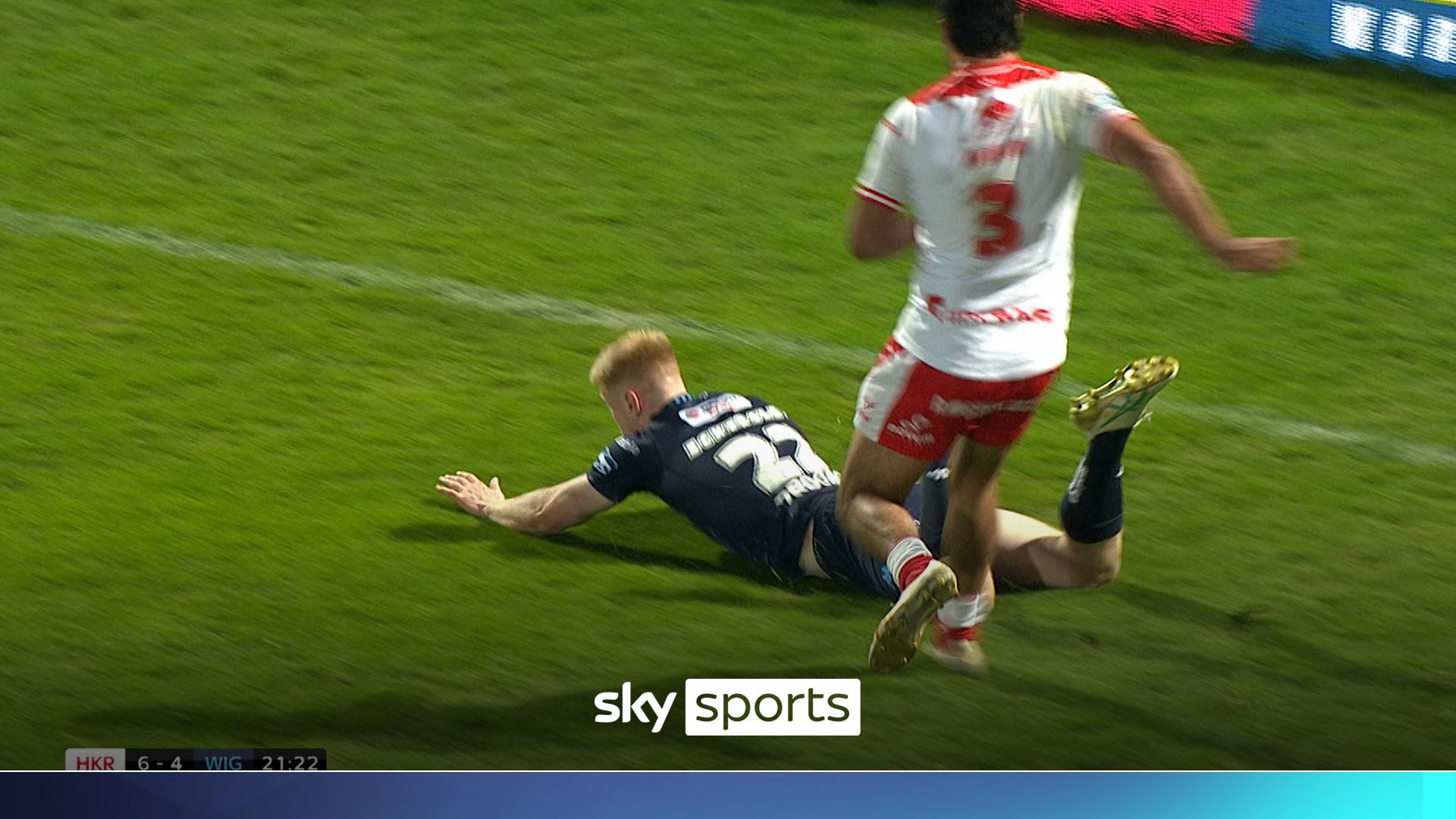 Eckersley steams away to score amazing solo try for Wigan