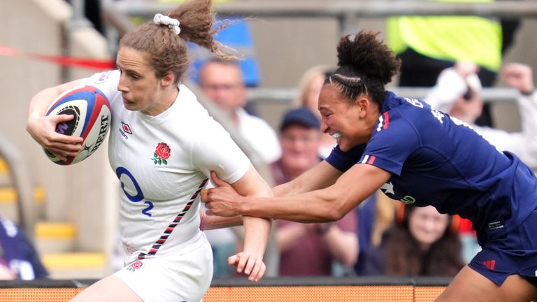 England's Abby Dow ran in two tries during an incredible contest