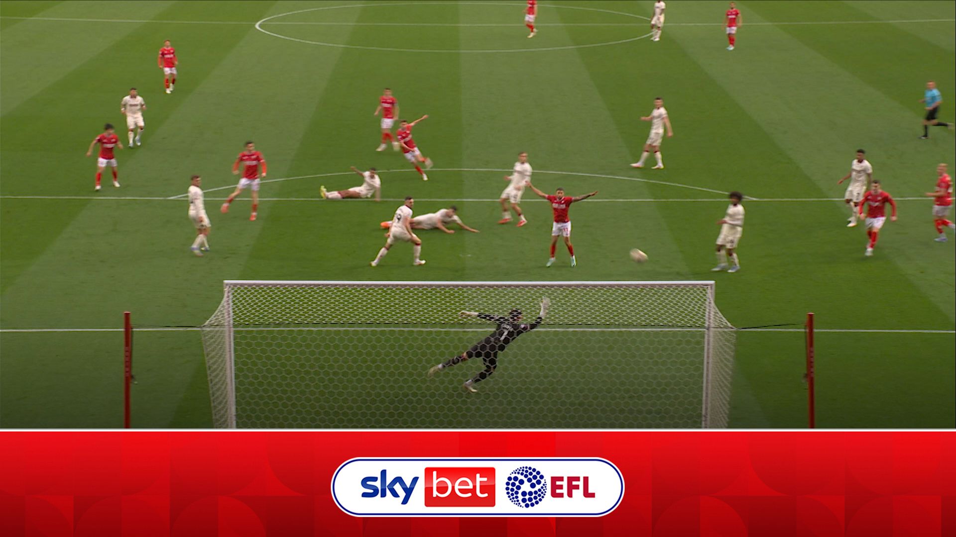 Off the bar! Williams' 'thunderbolt' almost puts Bristol City ahead!