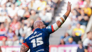 Geordie Sam Luckley celebrated like Alan Shearer at St James' Park after scoring for Hull KR - replicating when he did it in 2022 while a Salford player