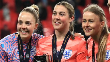 Mary Earps has revealed that Hannah Hampton's (right) England recall eventually led to her decision to retire from international duty
